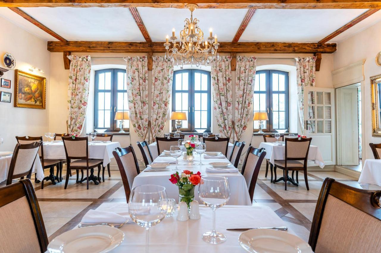 Hotel Folwark Karczemka Maldyty Esterno foto